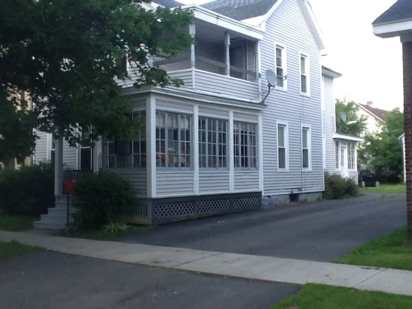 Utica Apartment: 1029 Downer Ave.