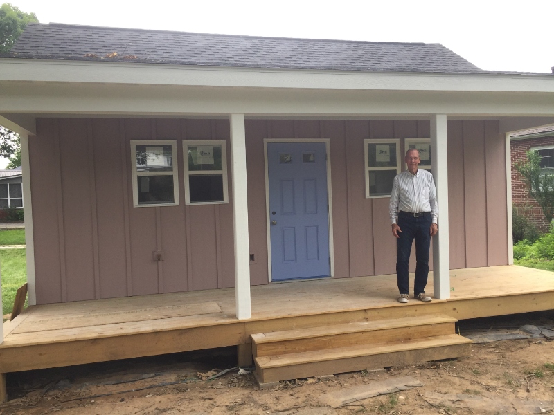 Hendersonville House: 606 Ray Ave