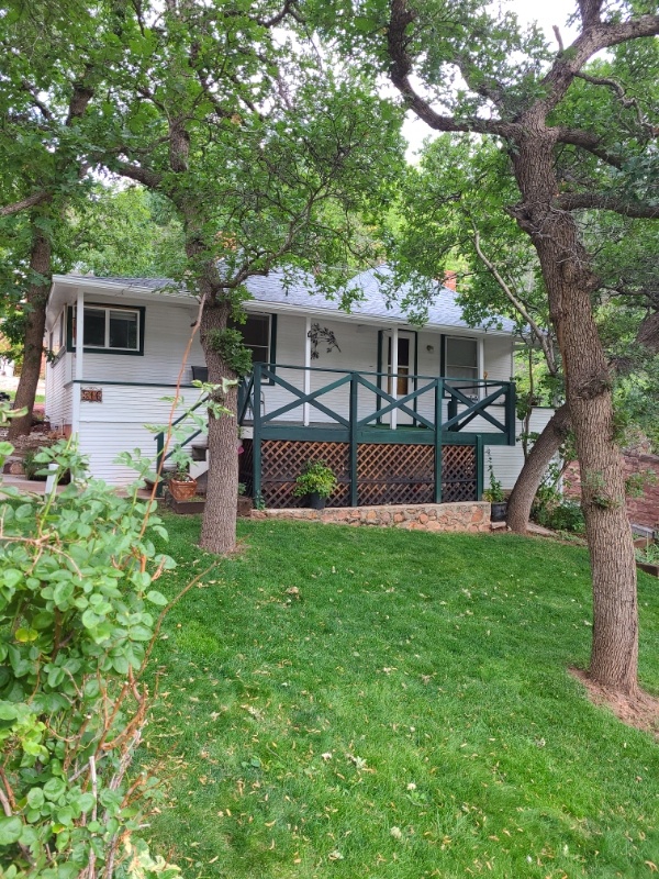 Manitou Springs House: 516 Canon Ave
