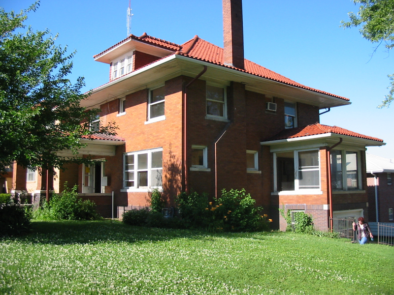 Omaha Apartment: 531 S 36th Street