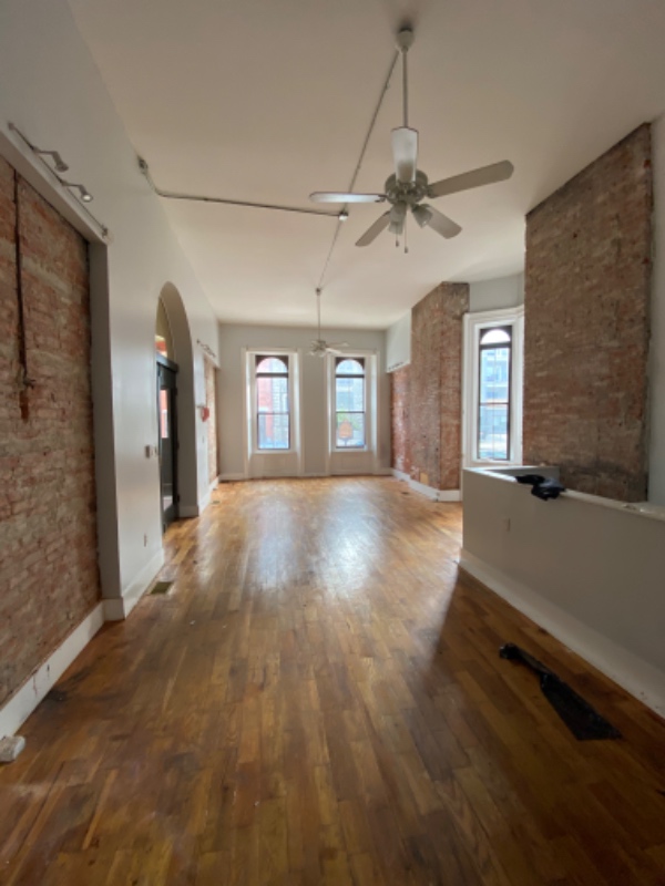 Philadelphia Apartment: 1517 W Girard Ave