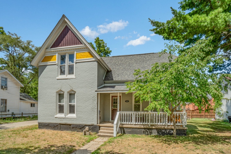 Mount Pleasant Multiplex: 212 W Locust St