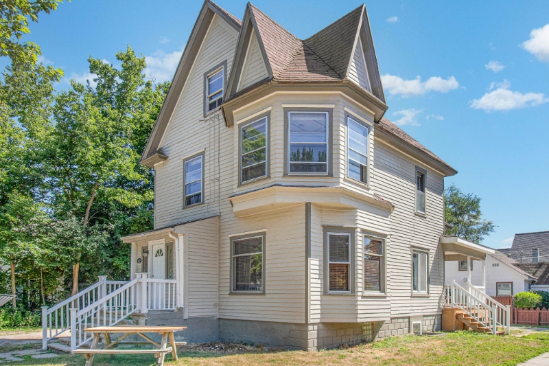 Mount Pleasant Multiplex: 221 S Pine St