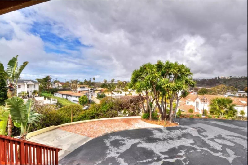 San Clemente Apartment: 137 Avenida Sierra