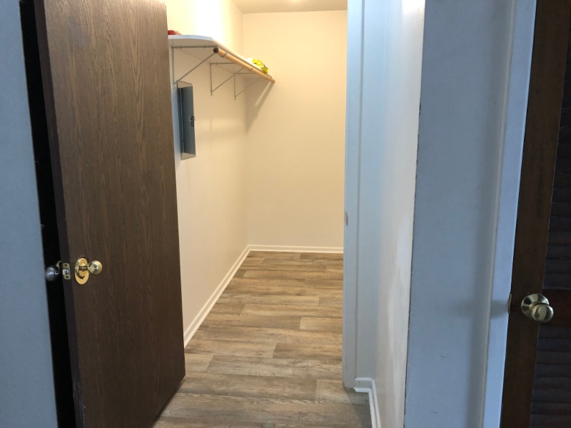 Ankeny Apartment: 2021 nw hickory lane