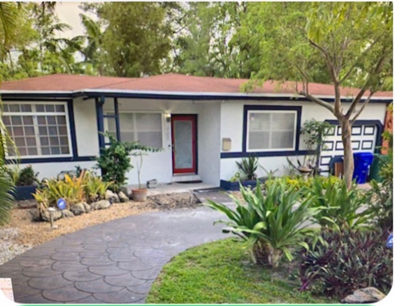 Miami House: 900 NE 85th Street