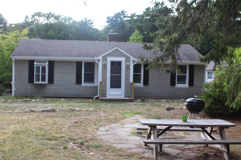 EAST SANDWICH House: 69 PLOUGHED NECK RD