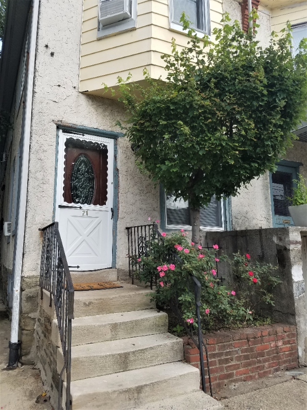 Philadelphia Apartment: 21 W Abington Ave