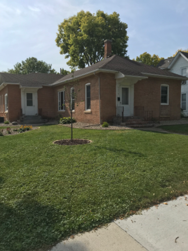 Mankato House: 303 State St