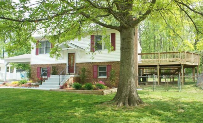 Lusby Apartment: 8218 Heron Lane