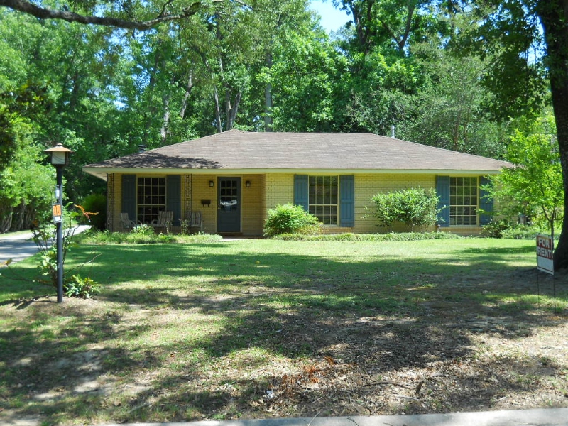 Baton Rouge House: 620 Nelson Dr