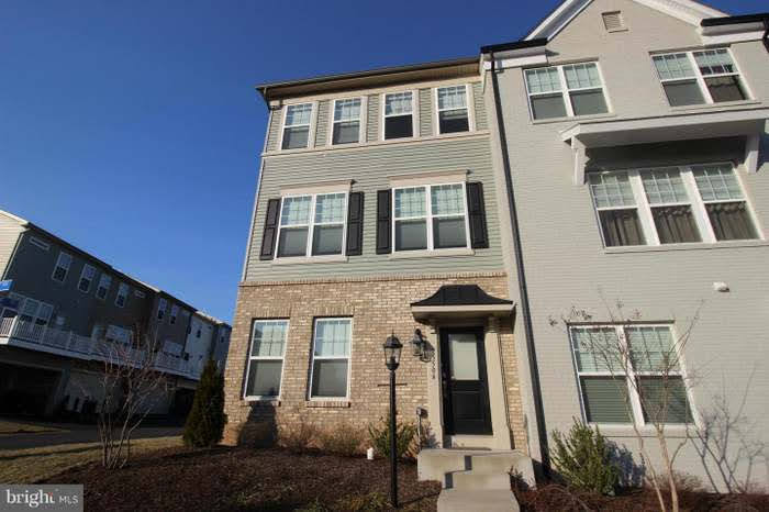 Chantilly Townhome: 25504 Feltre Ter
