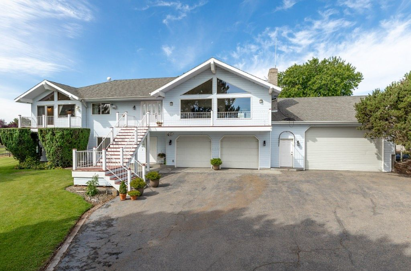 West Richland House: 86508 N Harrington Rd