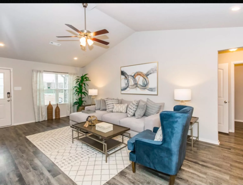 Alexander House: 5089 Woodstream Drive