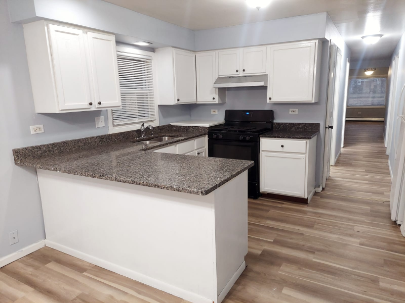 Brookfield Apartment: 4623 Eberly Ave