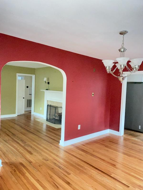 Charleston House: 559 Saint Andrews Blvd