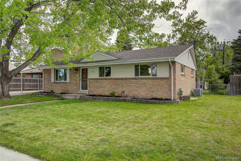 Centennial House: 6671 S Logan St