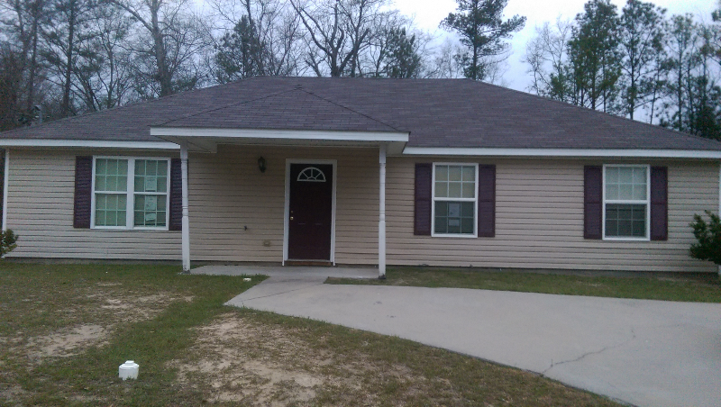 Macon House: 3576 Confederate Dr