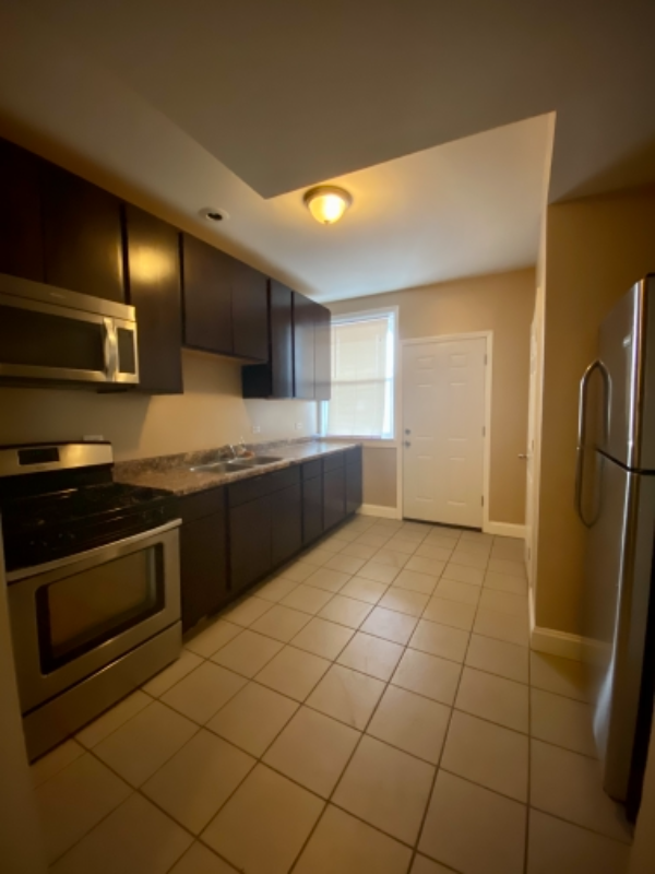 Chicago Apartment: 7839 S Essex Ave