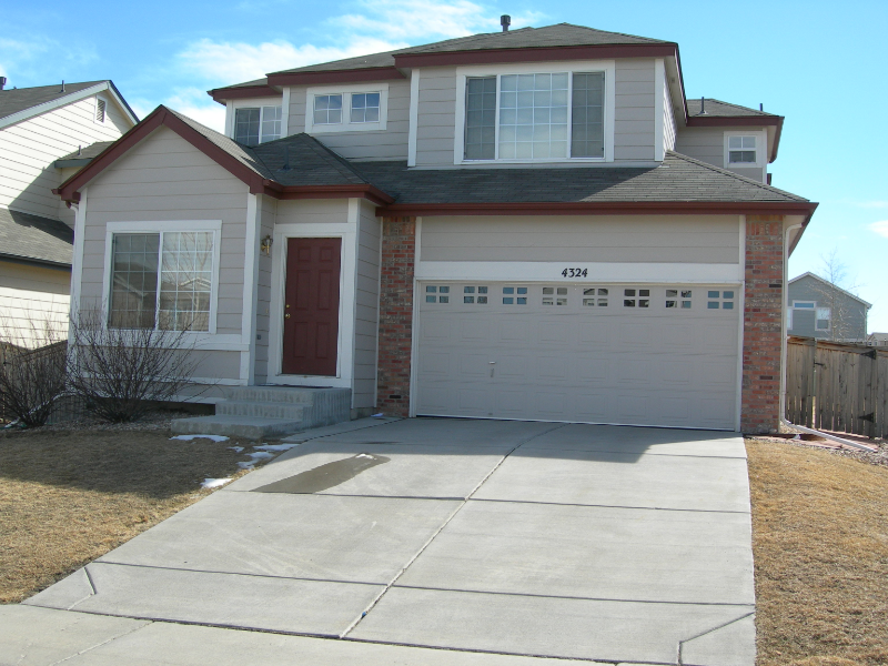 Highlands Ranch House: 4324 E Ravenswood Ct