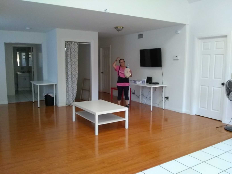 Los Angeles Apartment: 2635 Dobinson ST