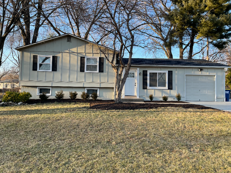 Overland Park House: 9914 England Dr