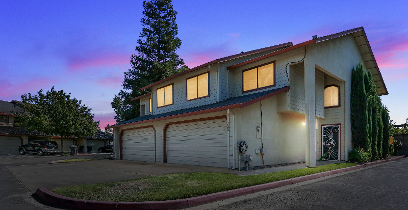 Ripon Townhome: 222 Tiffany Circle