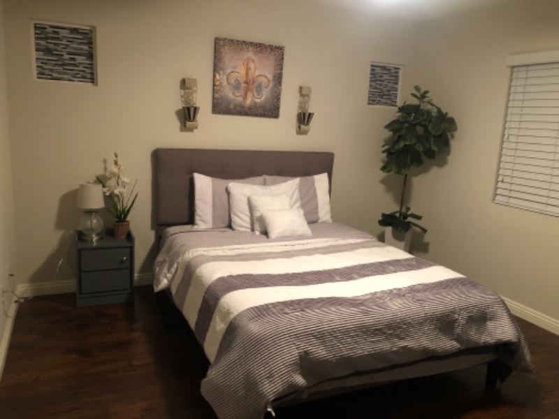 lake elsinore House: 14809 hidden palm court