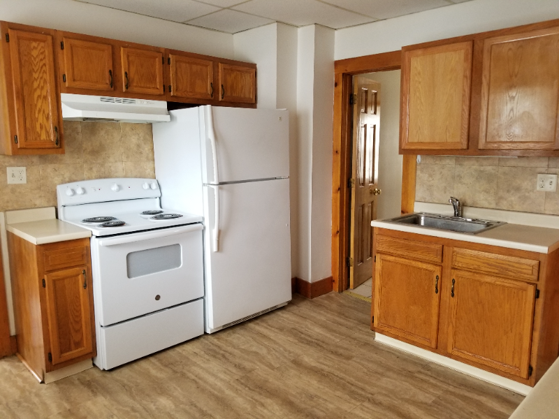 Chicopee Apartment: 349 Hampden Street