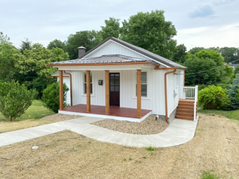 Franklin House: 83 Prospect Ave 16323