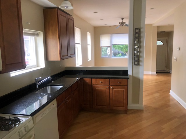 Chicago Apartment: 2531 W Charleston St