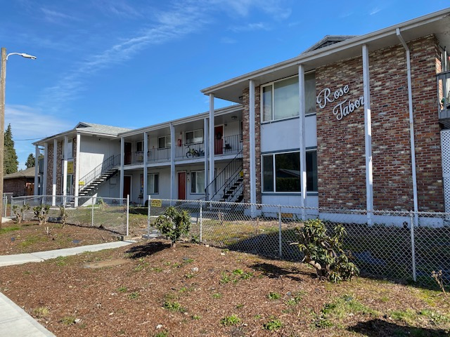 PORTLAND Apartment: 1940 S.E. 80th Ave