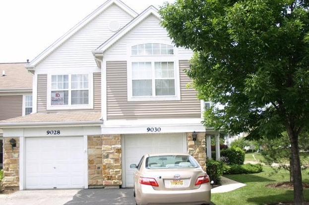 Niles Townhome: 9030 W Heathwood Cir