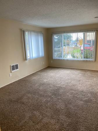 Portland Apartment: 6287 NE Glisan St