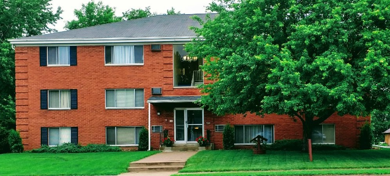 Roseville Apartment: 1363 County Road B