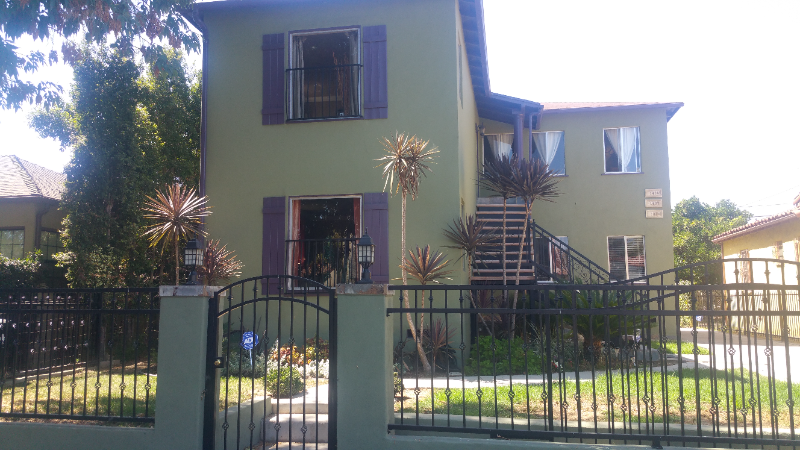 Los Angeles Apartment: 1435 S Sierra Bonita Ave