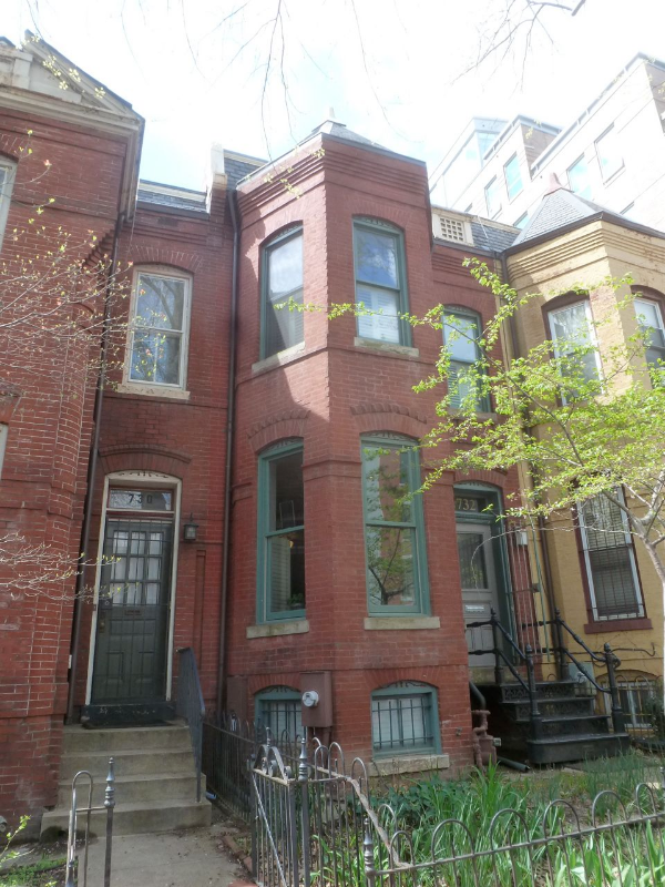 Washington Townhome: 732 Third St., NE