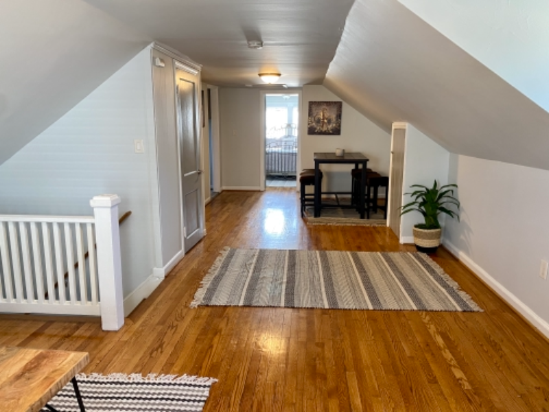 BRENTWOOD Apartment: 3405 40th Ave