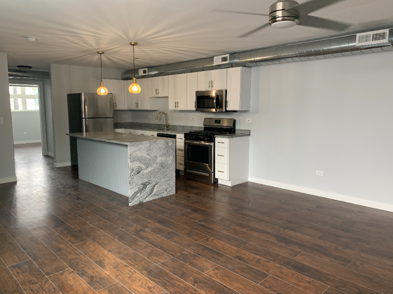Chicago Apartment: 2945 W Peterson Ave