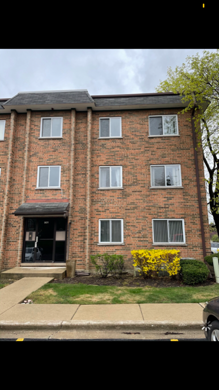 Schaumburg Condo: 901 Buccaneer Dr