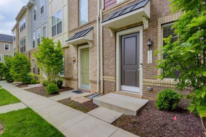 Washington Townhome: 3716 Foote St NE, Washington DC