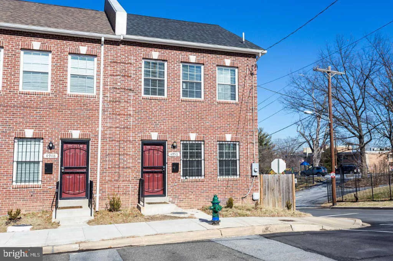 Washington DC Townhome: 4950 FITCH PL NE