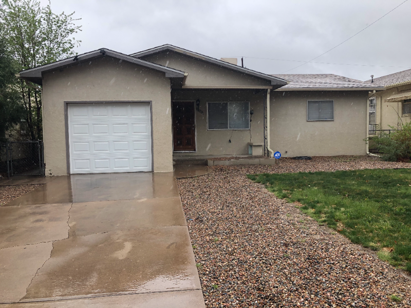 Pueblo House: 1635 Scranton Ave