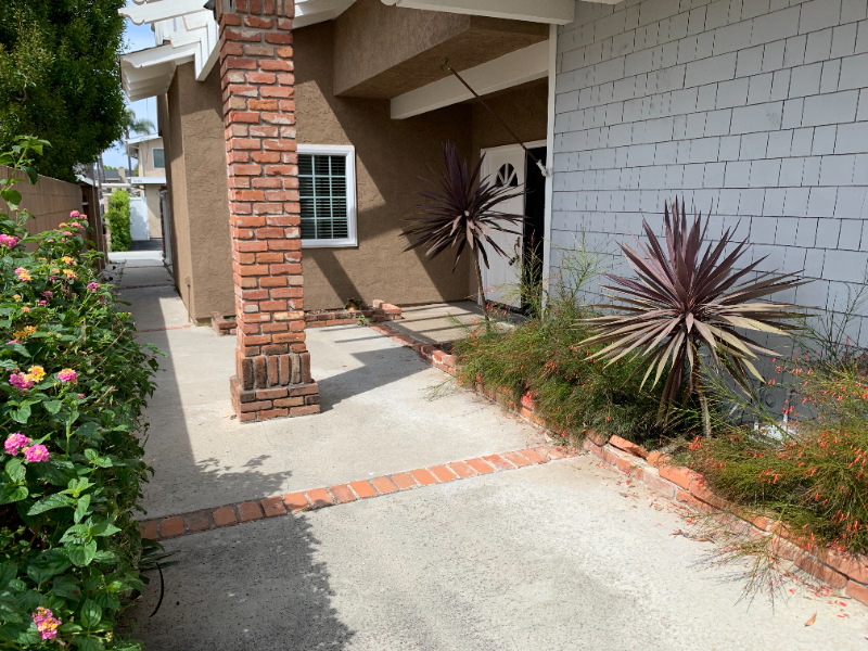 Costa Mesa House: 215 Knox St