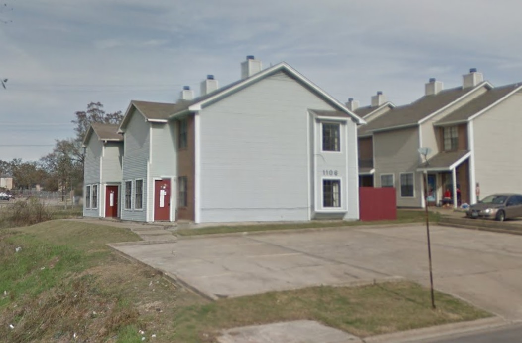 Bryan Apartment: 1106 Verde