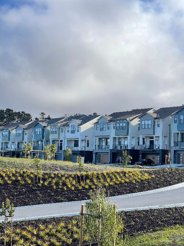 South San Francisco Townhome: 335 Shannon Pl