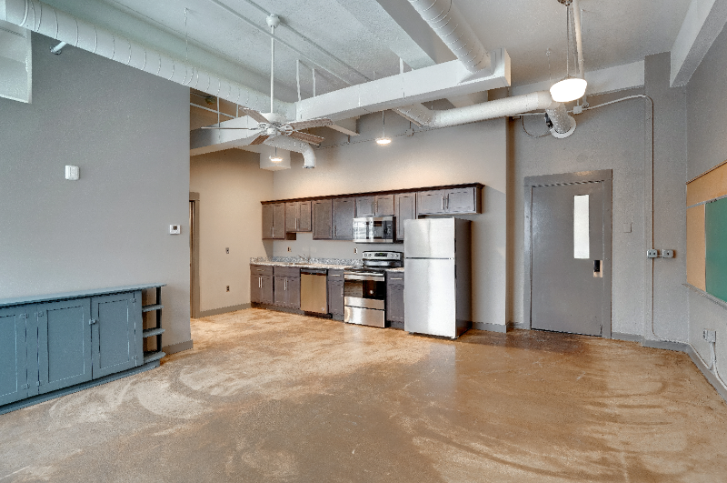 Salina Apartment: 1009 Highland Ave