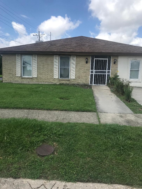 New Orleans House: 5500 Holley Ln