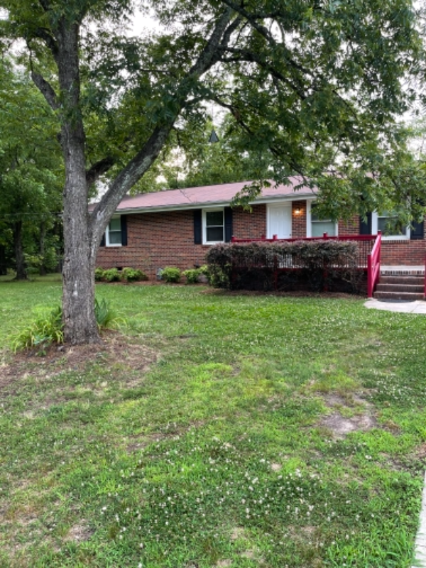 Mauldin House: 211 Drury Ln