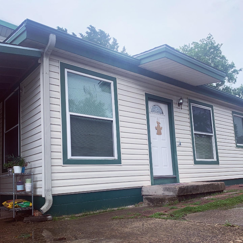 Houston House: 2324 Peppermill Rd